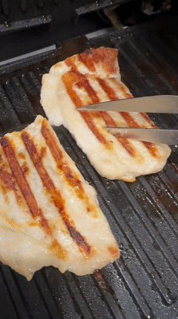 Woman documented at Votkinsk cafe during lunch hour