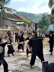 Traditional Indonesian cultural performance draws crowd in Jenawi village