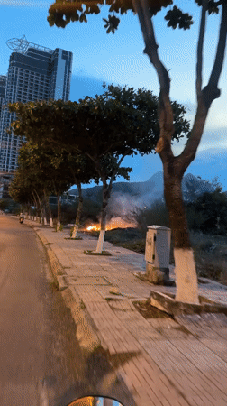Multiple trash fires burn in Nha Trang ward
