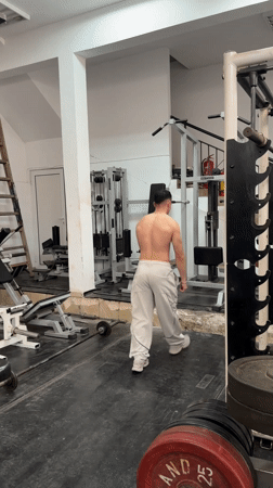 Man works out, takes gym selfies in Shumen