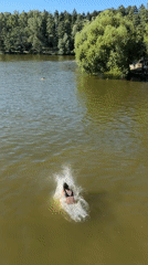 Summer crowds hit the lakes outside Moscow