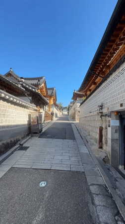 Late-night walk documented through Seoul's traditional Bukchon district