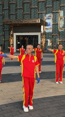 Morning exercise groups gather across Yuzhong District public spaces