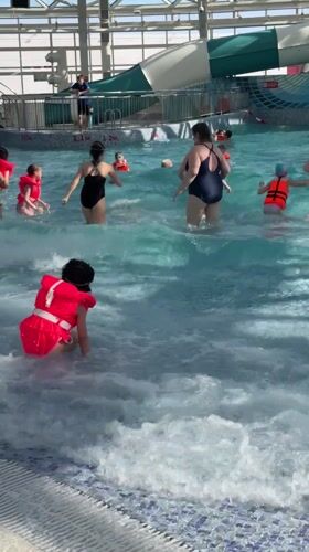 Morning leisure time at Kogalym indoor water park