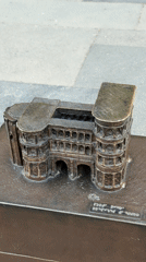 Tourist captures Roman gate and bronze model in Trier