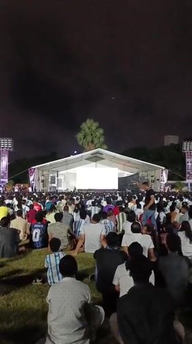 Outdoor football screening draws big crowd in Dhaka at night