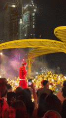 Nighttime concert draws crowds to illuminated Dubai streets