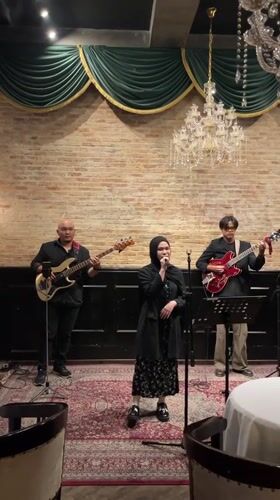 Jazz night and fine dining at a stylish South Jakarta venue