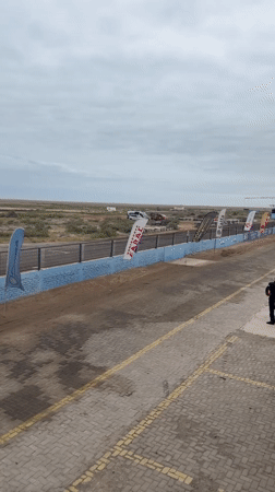 Drag race held in Arica, Chile under cloudy skies