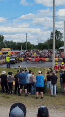Demolition derby and tractor pull night in Saint-Chrysostome