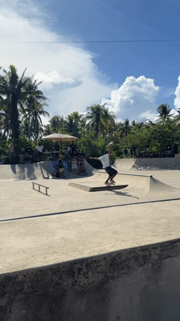 Skateboarding event draws crowds at General Luna skatepark