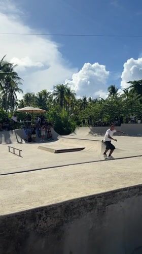 Skateboarding event draws crowds at General Luna skatepark