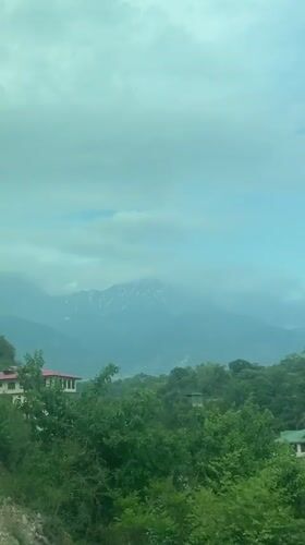 Traveler documents scenic mountain journey through Upper Skoh, India