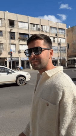 Casual moments documented across Tel Aviv locations Sunday afternoon