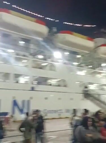 PELNI passenger ship docks in Batam with waiting crowds