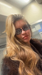 Woman films herself on train in Schönefeld