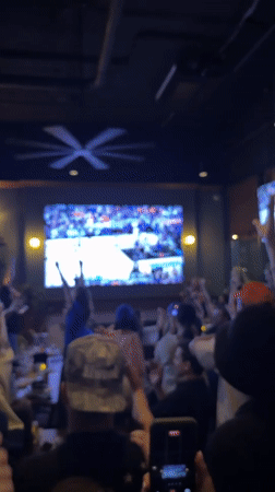 Basketball watch party at NYC bar draws enthusiastic crowd