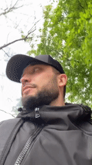 Man films himself with smartphone in Kingisepp park area