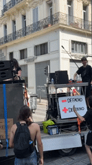 Street demonstration with mobile sound systems draws crowds in Marseille