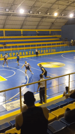 Basketball game and musical performance at Tinaquillo gymnasium