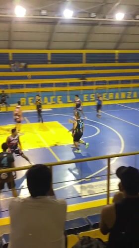 Basketball game and musical performance at Tinaquillo gymnasium