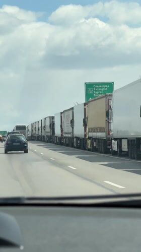 Heavy truck traffic causes highway slowdown near Lozen, Bulgaria