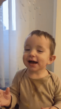 Woman documents complete morning routine with toddler in Odintsovo