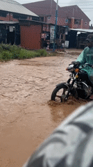 Flooding disrupts daily life in Ihiagwa, Nigeria streets