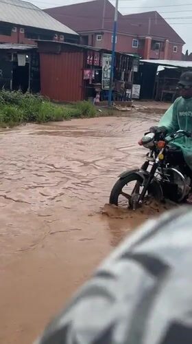 Flooding disrupts daily life in Ihiagwa, Nigeria streets
