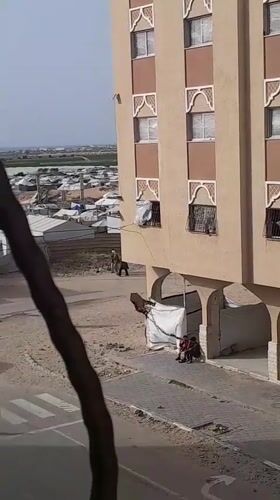 Daily life documented amid damaged buildings in Khan Yunis