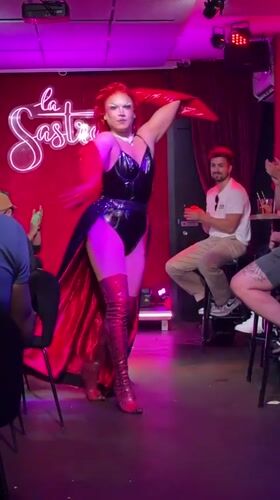 Drag queen performs evening show in Barcelona