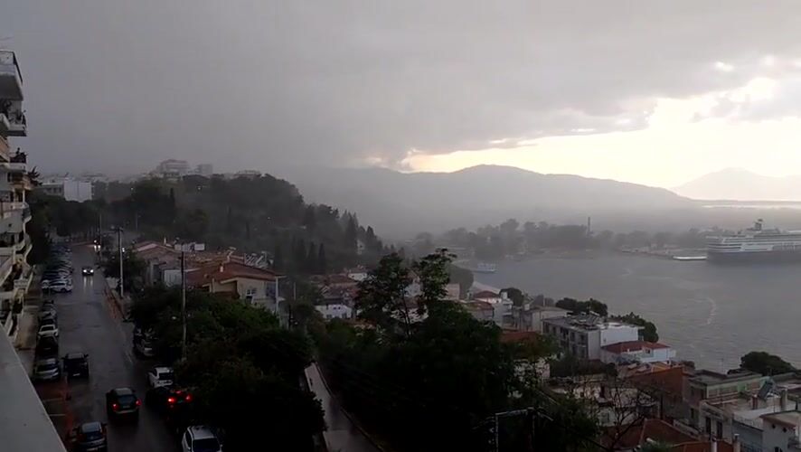 Heavy rainstorm passes through coastal Aegio, Greece