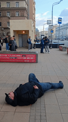 Person lying on street in Kazan draws crowd