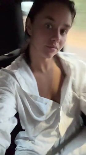 Woman spotted in car in Cortalim, India