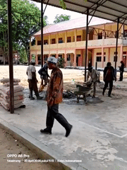 Two men in uniforms spotted at construction site