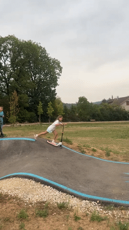 Pump track session and outdoor selfies at Coteaux du Lizon