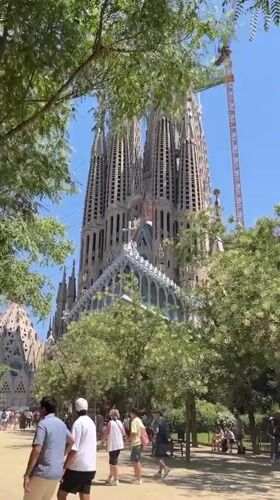 Sagrada Família and street scenes from central Barcelona