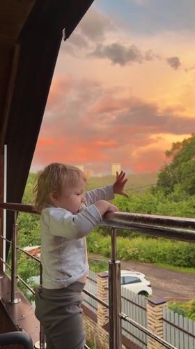 Peonies, kids, and a Nizhny Novgorod sunset