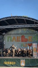 Military band performs outdoor concert in Pleven town square