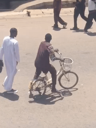 Ordinary street life documented in Bukuru, Nigeria market district