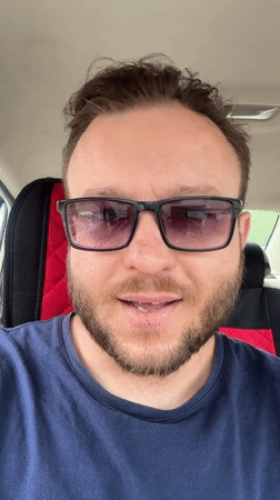 Silly selfie-style car clips from Blagoveshchensk