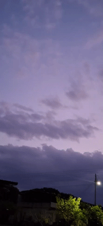 Twilight skies with purple-pink hues captured in Vallecito, Venezuela