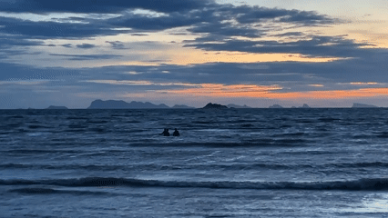 Sunset witnessed by multiple observers in Baan Sri Thanu