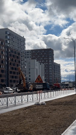 Morning street scenes documented across Tyumen construction and residential areas