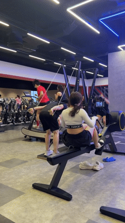 Morning group workout session at Nong Pa Khrang's High Energy Studio