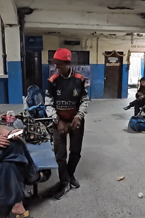 Evening life at Dharamshala bus terminal captured by witness