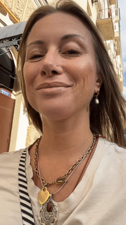 Candid close-up portraits shot seconds apart in Moscow