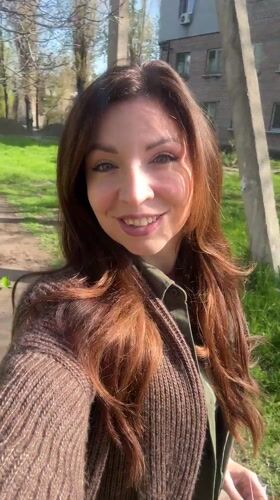 Woman documents spring blooms in Kryvyi Rih park