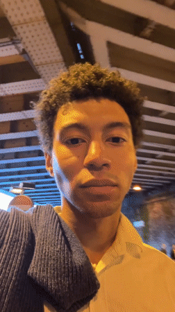 Evening stroll with wine documented along Thames waterfront