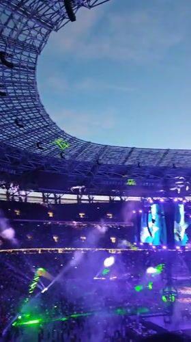 Stadium concert draws massive crowd in Budapest
